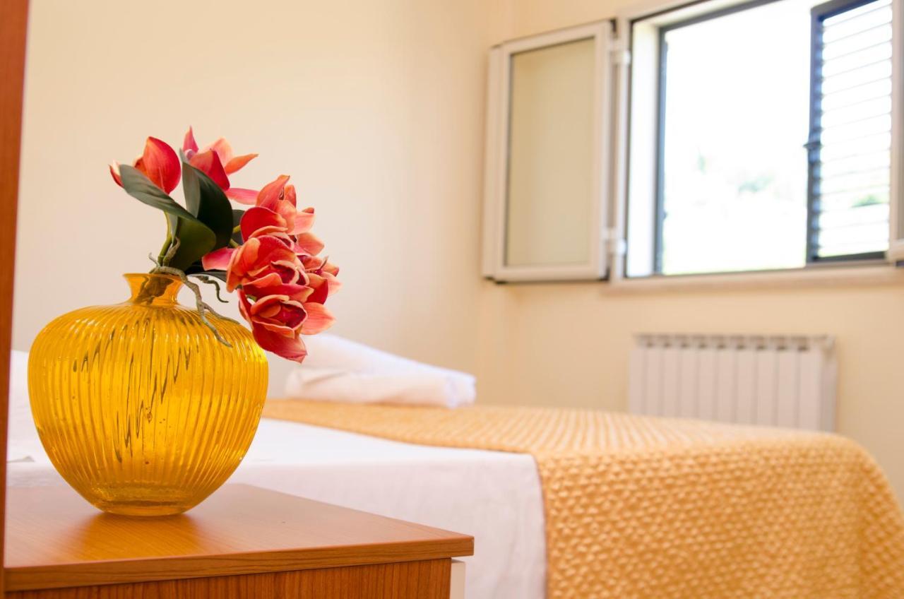 Residence Il Borgo Торторето Экстерьер фото