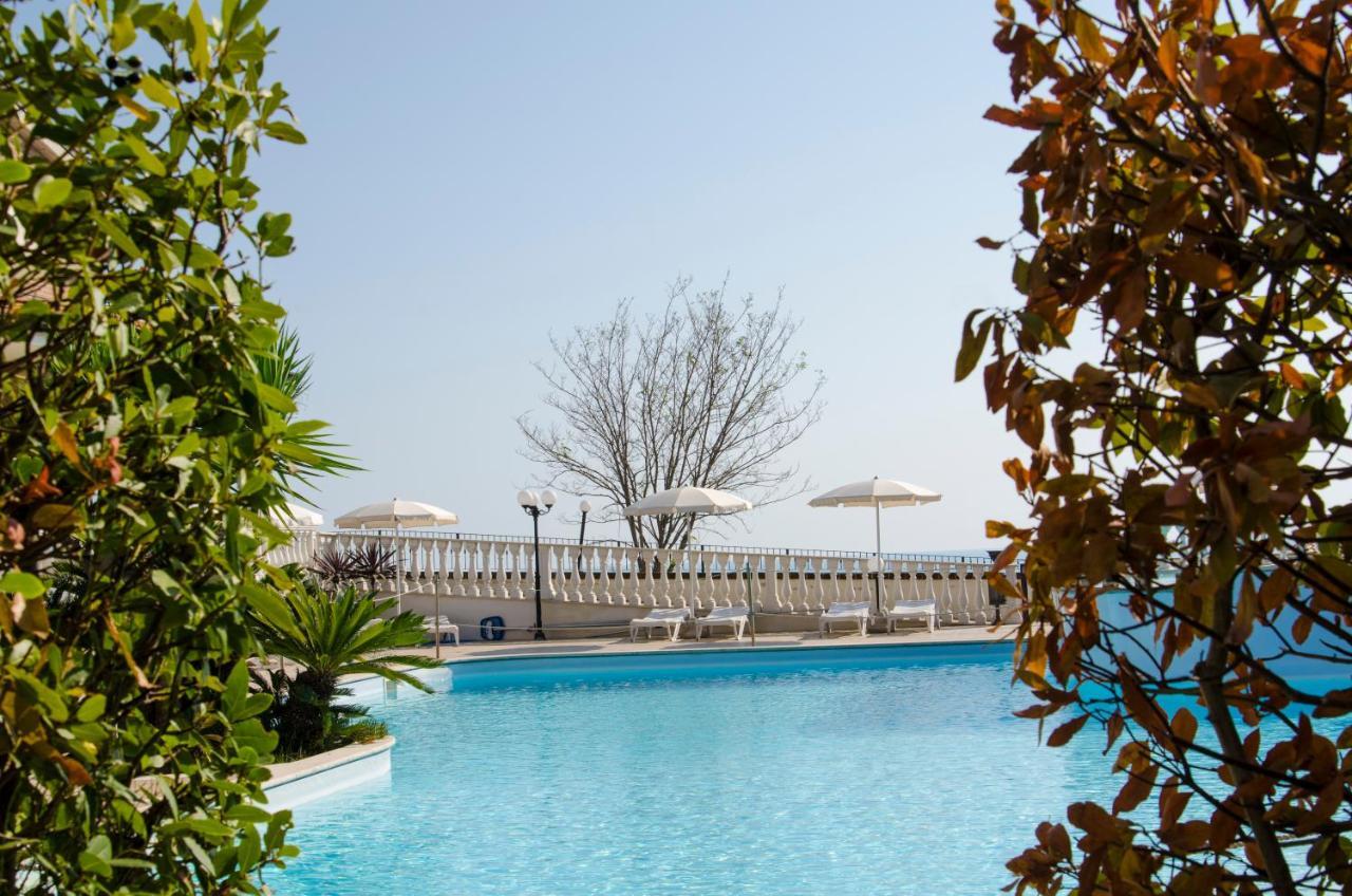 Residence Il Borgo Торторето Экстерьер фото