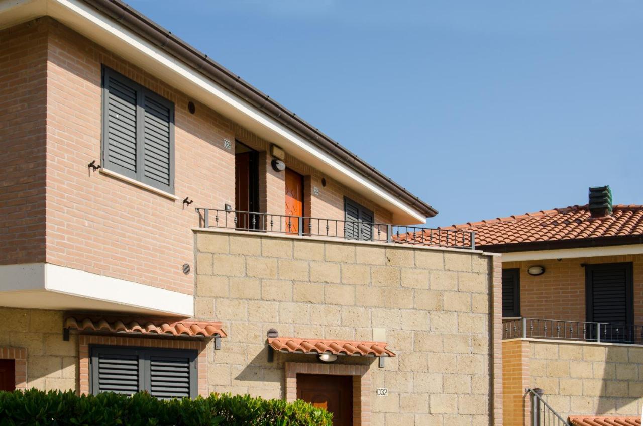 Residence Il Borgo Торторето Экстерьер фото