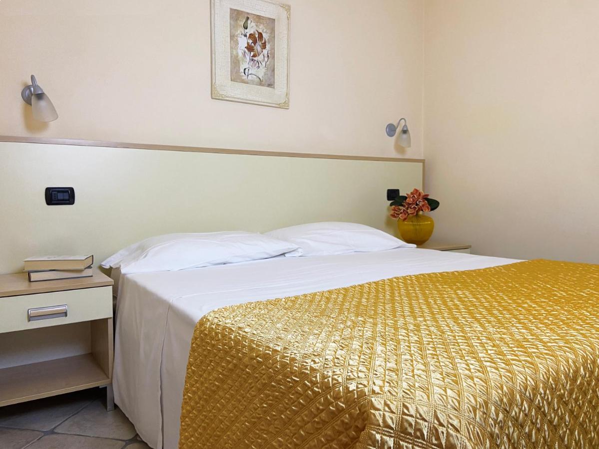 Residence Il Borgo Торторето Экстерьер фото