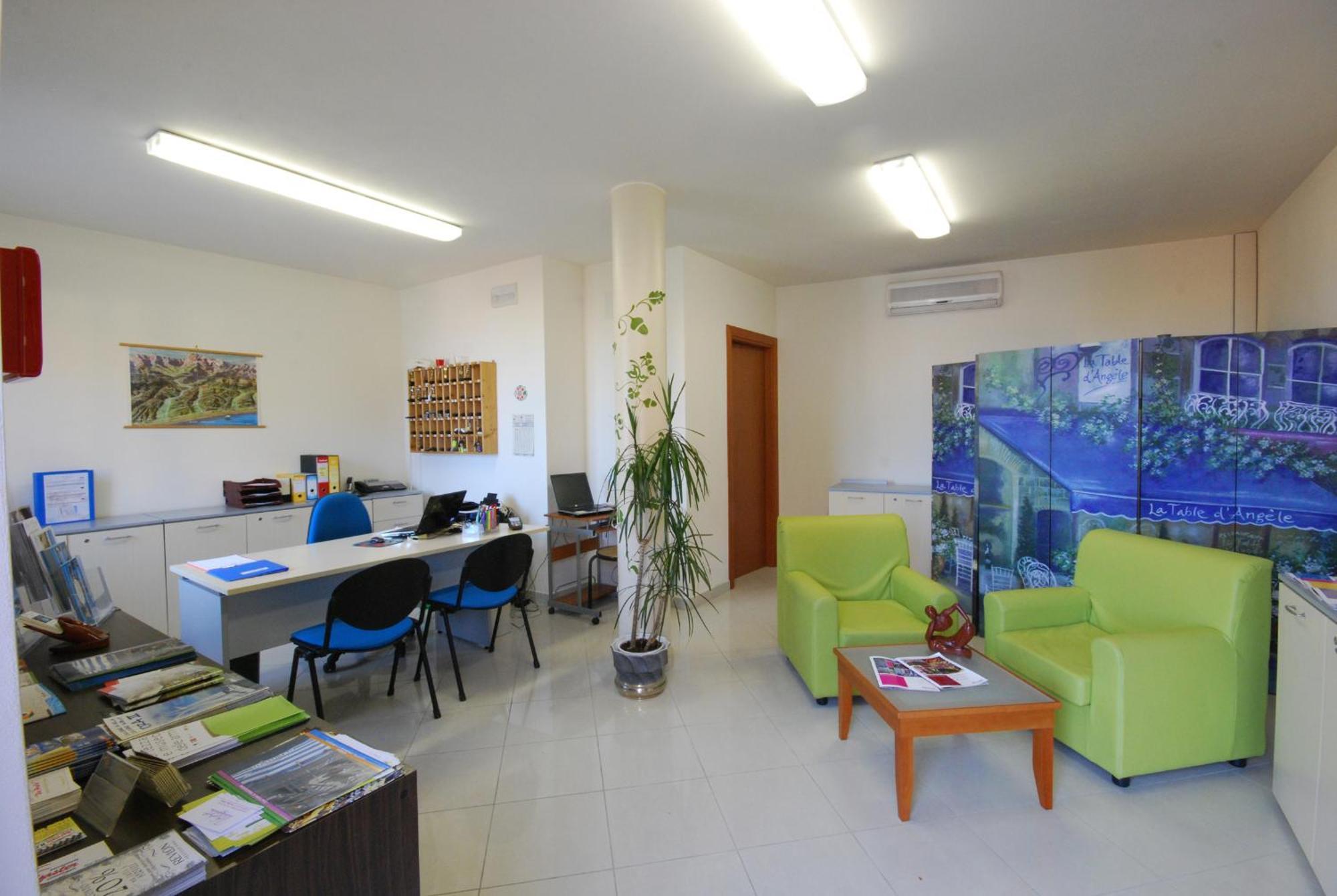 Residence Il Borgo Торторето Экстерьер фото