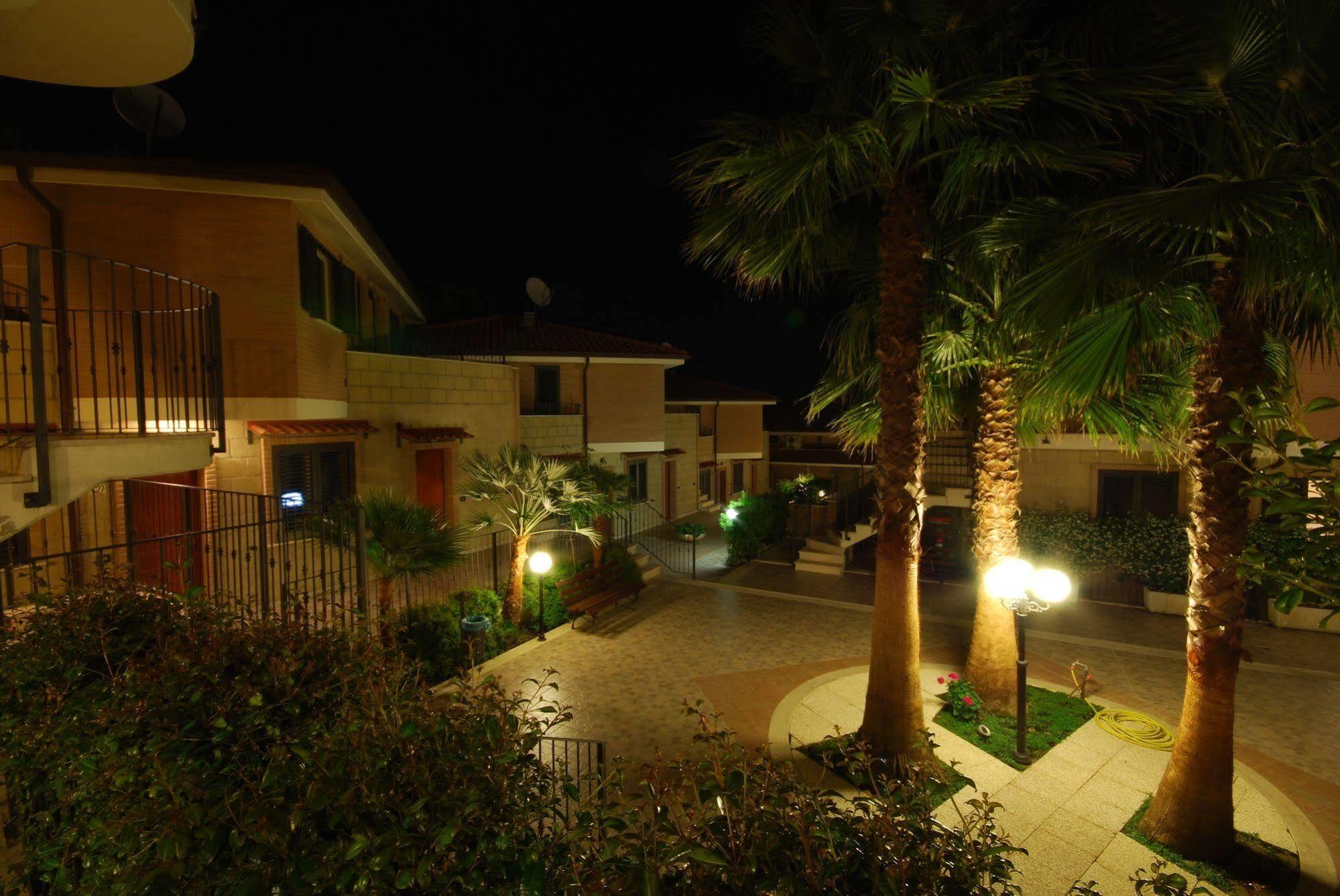 Residence Il Borgo Торторето Экстерьер фото