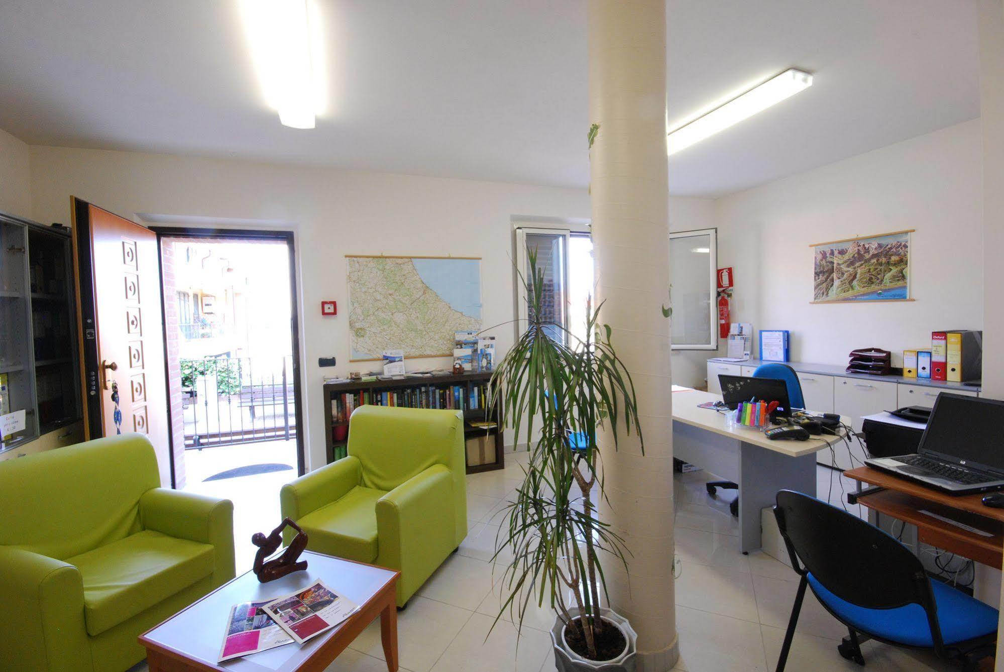 Residence Il Borgo Торторето Экстерьер фото
