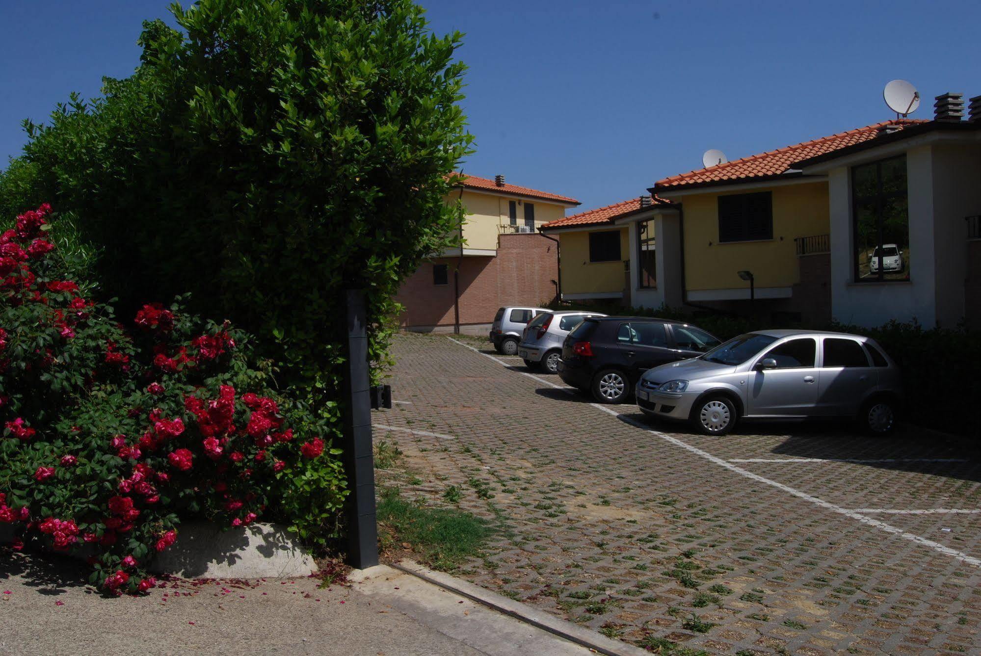 Residence Il Borgo Торторето Экстерьер фото